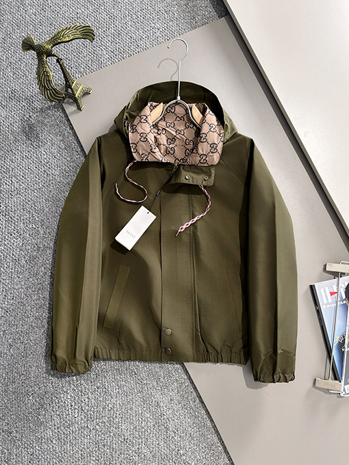 グッチ 新しい防水ジッパージャケット