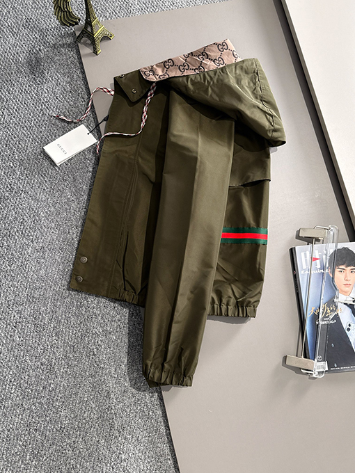 グッチ 新しい防水ジッパージャケット
