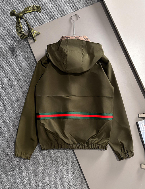 グッチ 新しい防水ジッパージャケット
