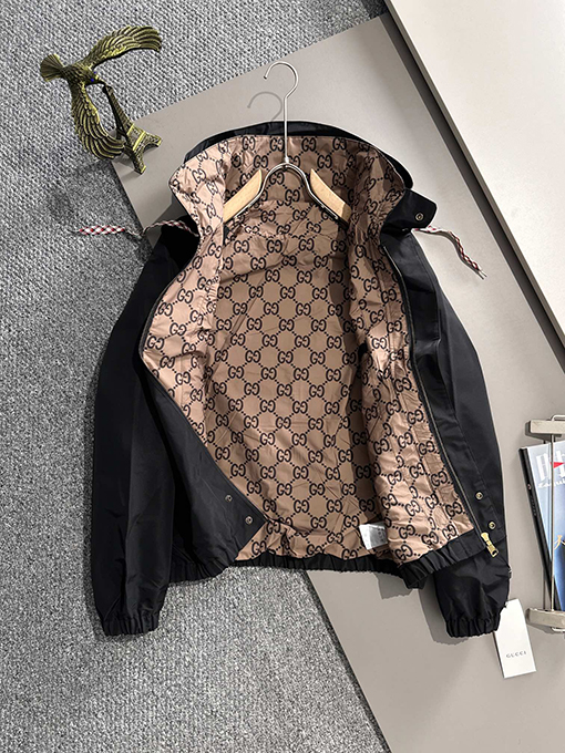 グッチ 新しい防水ジッパージャケット