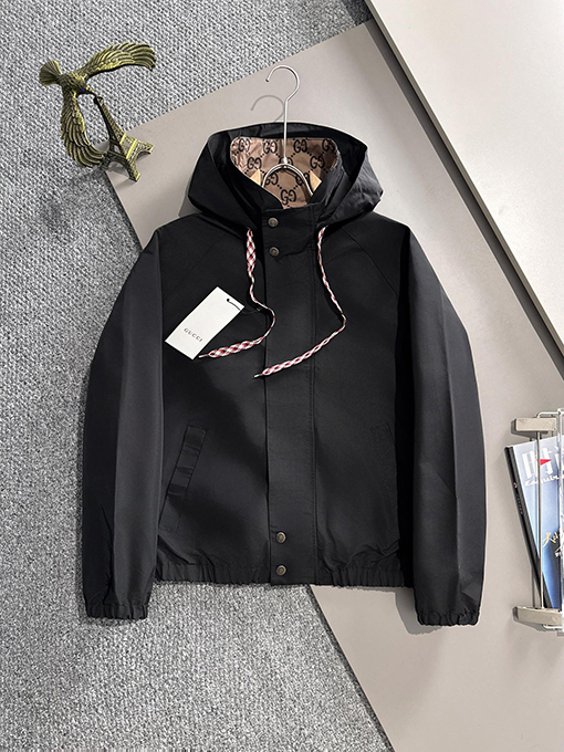 グッチ 新しい防水ジッパージャケット