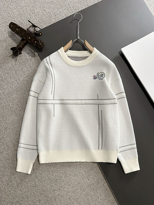 モンクレール 新しいロゴバッジ刺繍ロゴクルーネックセーター