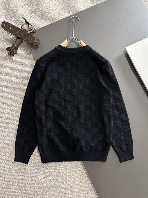 ルイヴィトンスーパーコピー 新しいロゴバッジ刺繍ロゴクルーネックセーター