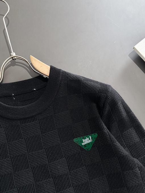 ルイヴィトンスーパーコピー 新しいロゴバッジ刺繍ロゴクルーネックセーター
