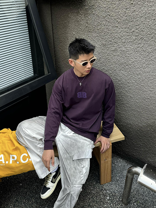 バレンシアガ 刺繍ラウンドネック長袖Tシャツ