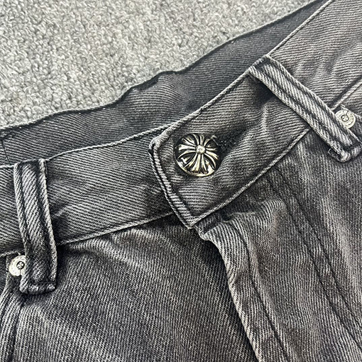 クロムハーツ スーパーコピー  デニムパンツ レザー パッチ