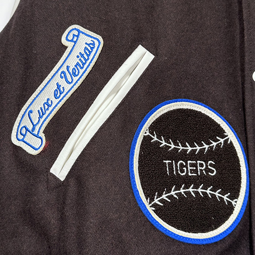 シュプリーム  秋冬コレクションTIGER VARSITY JACKET刺繍ラベリングタイガーベースボール服