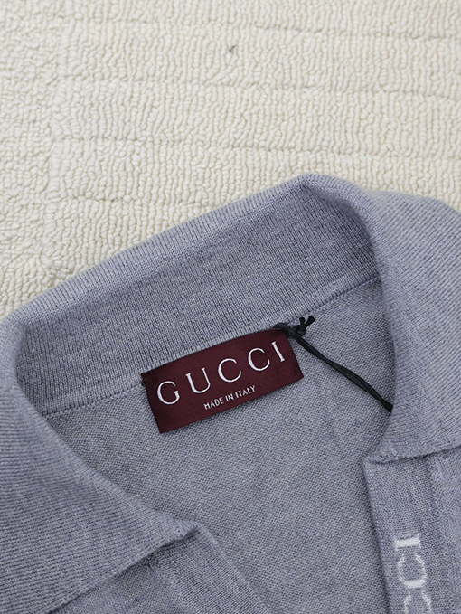 グッチ 新しいアルファベットのジャカードカシミヤVネックセーター