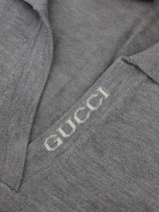 グッチ 新しいアルファベットのジャカードカシミヤVネックセーター