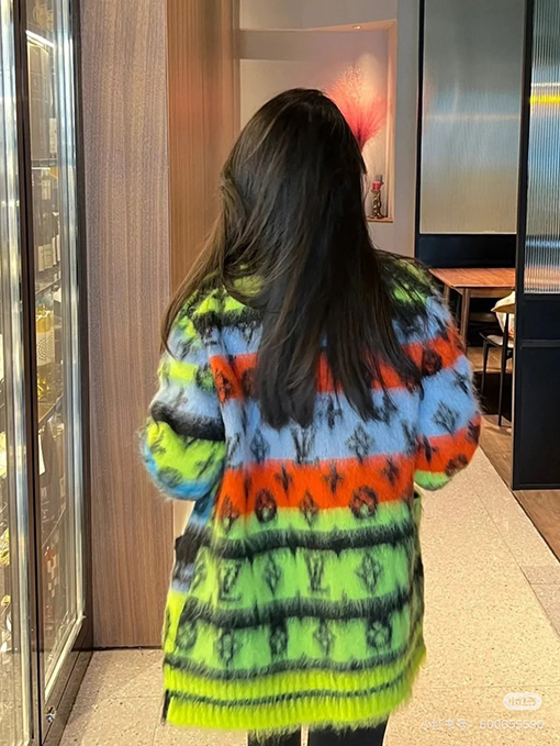  ルイヴィトン グラデーションモヘアジャカードレターYネックカーディガンセーター