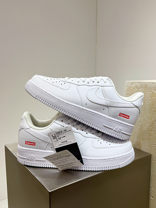 Supreme x Nike Air Force 1 Low'07
