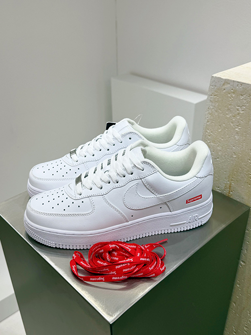 Supreme x Nike Air Force 1 Low'07