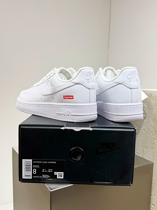 Supreme x Nike Air Force 1 Low'07