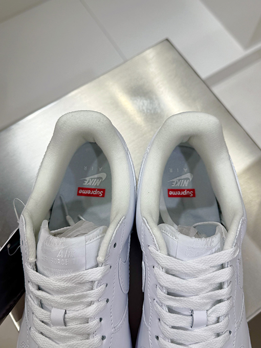 Supreme x Nike Air Force 1 Low'07