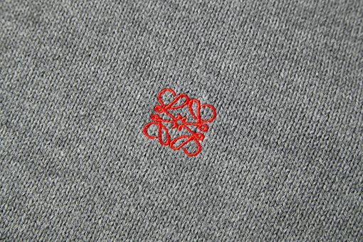 ロエベスーパーコピー クルーネック刺繍ウールセーター