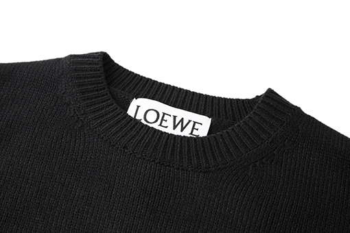 ロエベスーパーコピー クルーネック刺繍ウールセーター