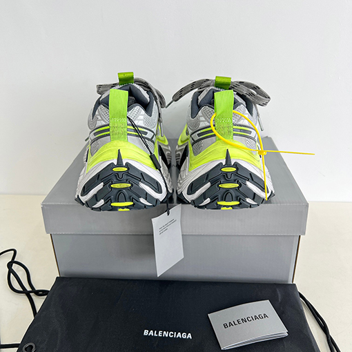 バレンシアガスーパーコピー6XL スニーカー  カーブした厚底