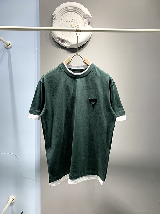プラダコピー2層のコントラストTシャツ