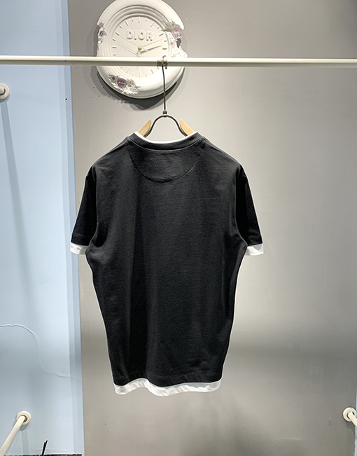 プラダコピー2層のコントラストTシャツ