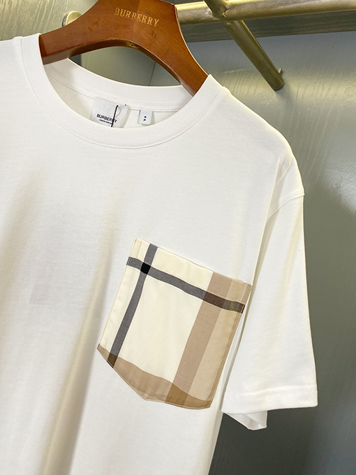バーバリースーパーコピー 新しいヴィンテージ霜白大柄ポケット半袖Tシャツ