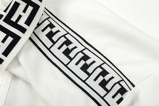 フェンディ 小さい目アルファベットロゴ刺繍半袖ポロシャツ