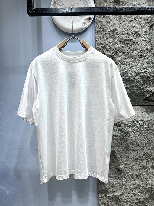バレンシアガ 新しいネックラインのアルファベットプリントロゴ半袖Tシャツ