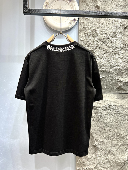 バレンシアガ 新しいネックラインのアルファベットプリントロゴ半袖Tシャツ