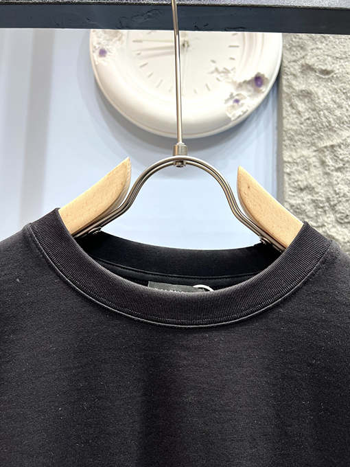 バレンシアガ 新しいネックラインのアルファベットプリントロゴ半袖Tシャツ