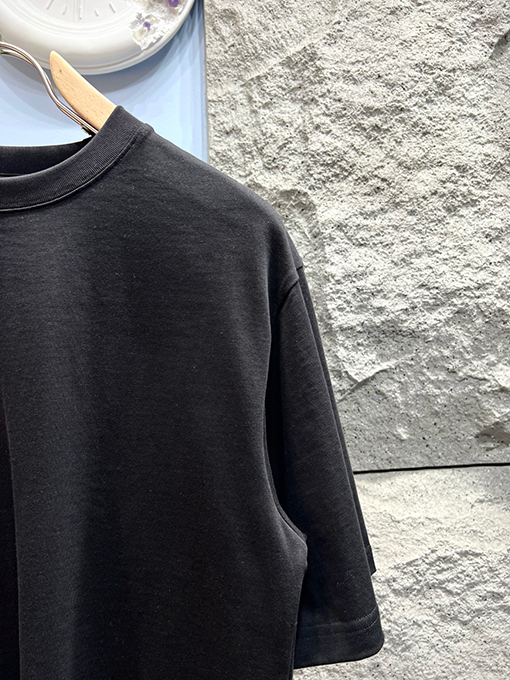 バレンシアガ 新しいネックラインのアルファベットプリントロゴ半袖Tシャツ