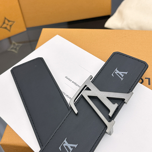 ルイヴィトン LV Initiales Blason 両面ベルト