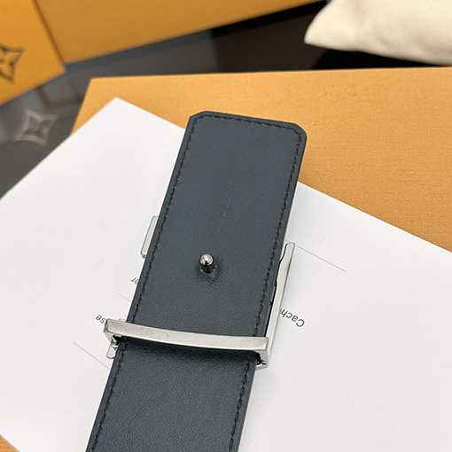 ルイヴィトン LV Initiales Blason 両面ベルト