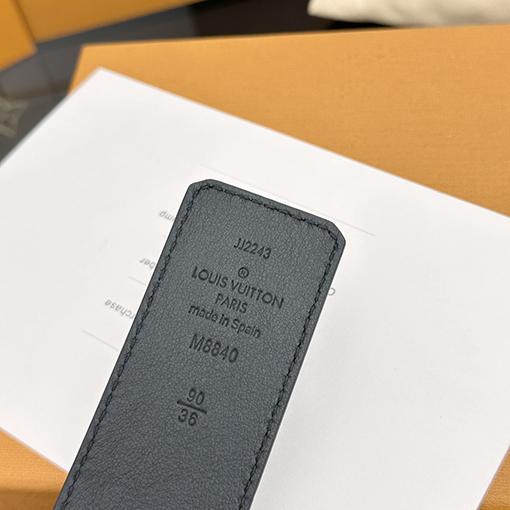 ルイヴィトン LV Initiales Blason 両面ベルト