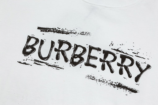 バーバリーコピー胸にアルファベットの半袖Tシャツ