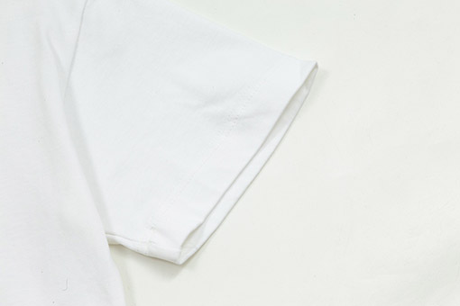バーバリーコピー胸にアルファベットの半袖Tシャツ