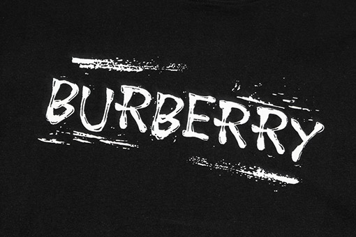 バーバリーコピー胸にアルファベットの半袖Tシャツ