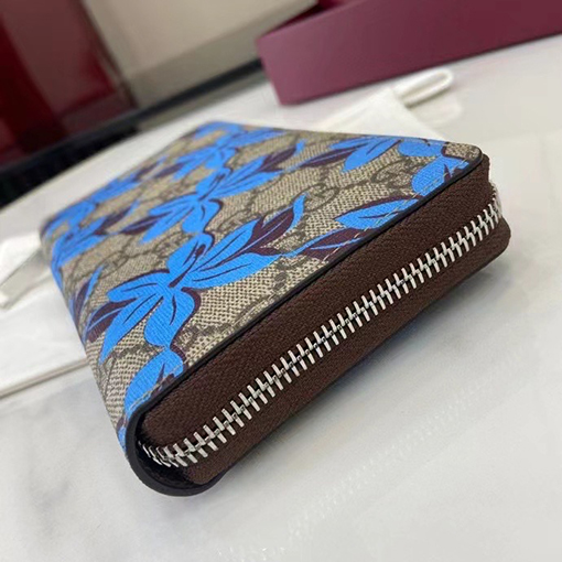 グッチコピー   フラワーパターン GGロゴ付き 長財布