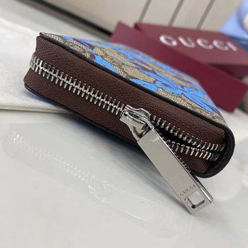 グッチコピー   フラワーパターン GGロゴ付き 長財布