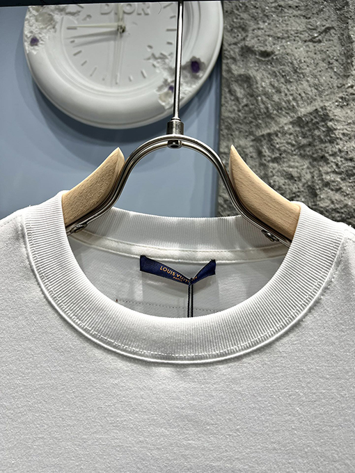 ルイヴィトンスーパーコピー刺繍ロゴ 半袖Tシャツ