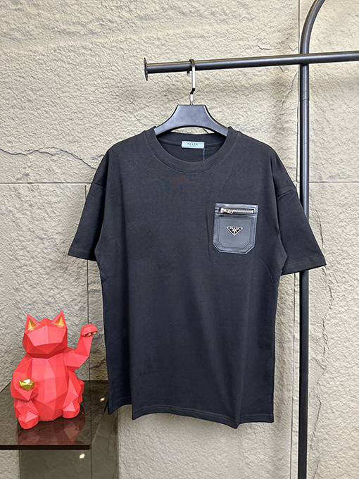プラダポケットレザーパッチ ジップ付き クルーネック 半袖Tシャツ