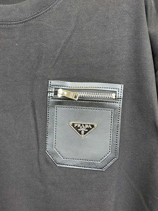 プラダポケットレザーパッチ ジップ付き クルーネック 半袖Tシャツ