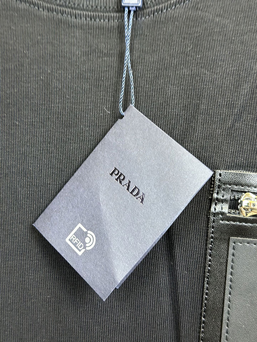 プラダポケットレザーパッチ ジップ付き クルーネック 半袖Tシャツ