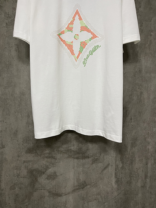 ルイヴィトン フラワー3Dロゴ ビーズ付き 半袖Tシャツ
