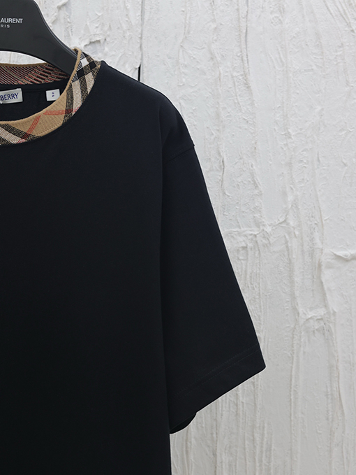 バーバリーコピーチェック柄の襟元クルーネック半袖Tシャツ