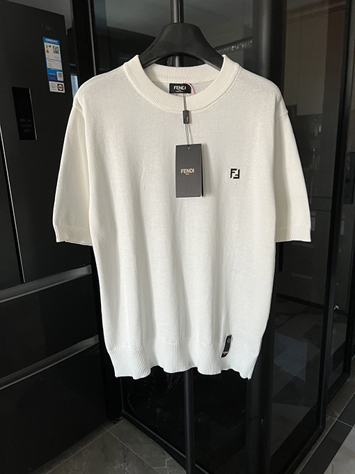 フェンディハードウェアダブルFロゴ半袖Tシャツ