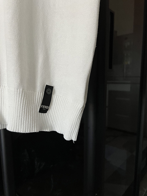 フェンディハードウェアダブルFロゴ半袖Tシャツ