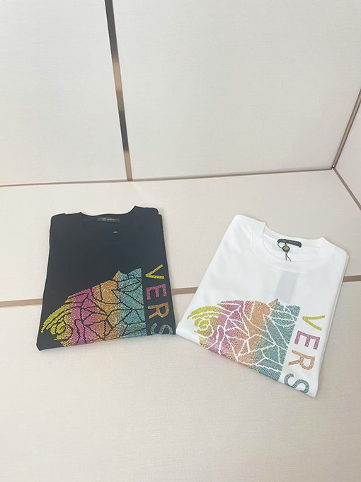 ヴェルサーチスーパーコピー半分のメデューサのアバターTシャツ