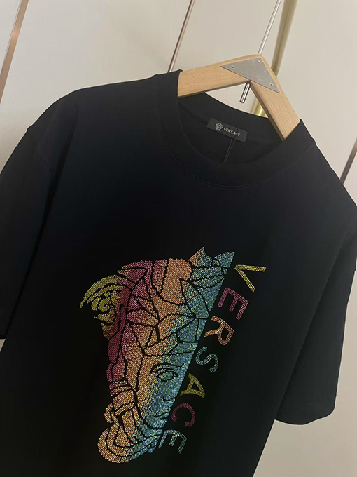 ヴェルサーチスーパーコピー半分のメデューサのアバターTシャツ
