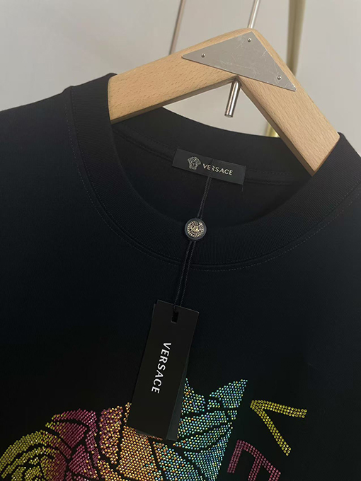 ヴェルサーチスーパーコピー半分のメデューサのアバターTシャツ