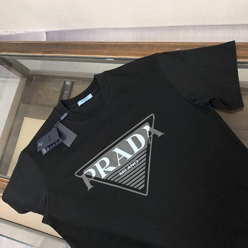 プラダ 新しいロゴプリントラウンドネック半袖Tシャツ