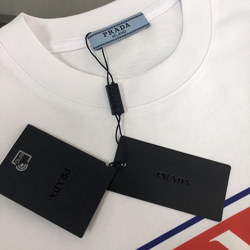 プラダ 新しいロゴプリントラウンドネック半袖Tシャツ